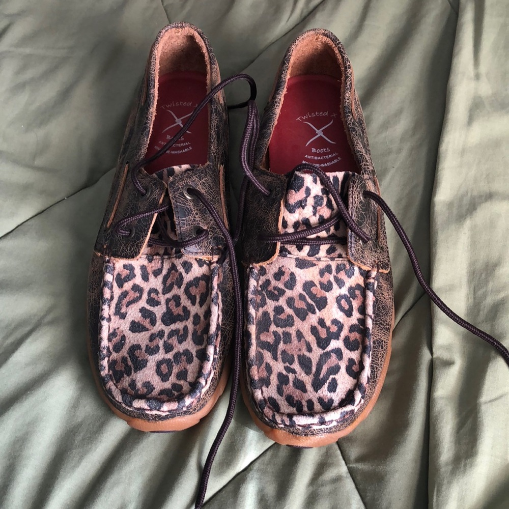 Brand new twisted boot shoes